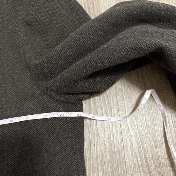 DKNY Wool Blend herringbone Brown Long Coat Size 42 Shoulder Pads Button Closure - Picture 12 of 15